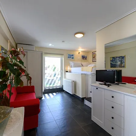 Myrto Luxurious Floor Apartment