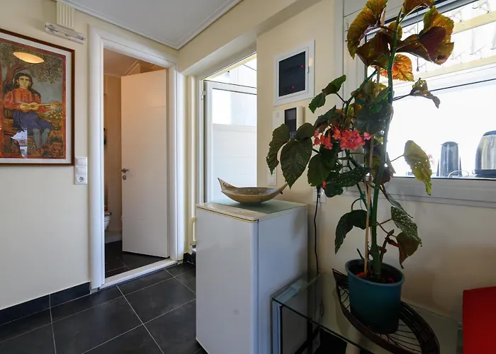 Myrto Luxurious Floor Apartment *