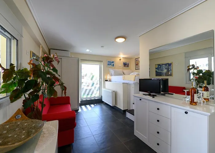 Myrto Luxurious Floor Apartment