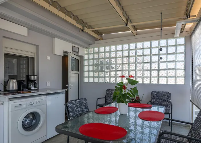 Myrto Luxurious Floor Apartment