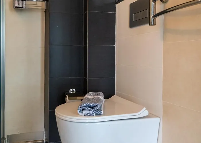 Myrto Luxurious Floor Apartment